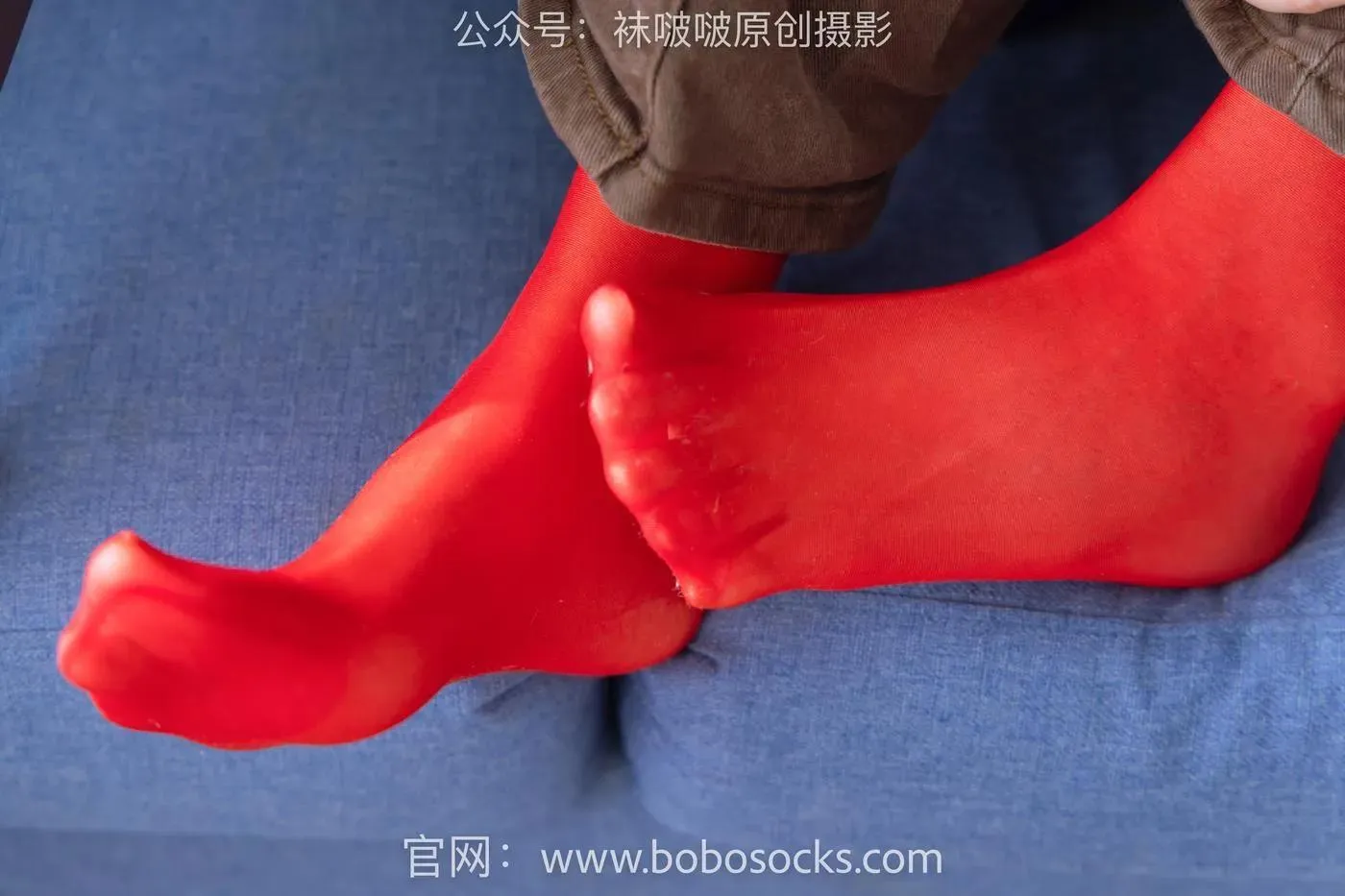 [BoBoSocks袜啵啵]NO.166 小甜豆稚予-板鞋、运动鞋、高跟鞋、白棉袜、蓝丝 [142P]插图2